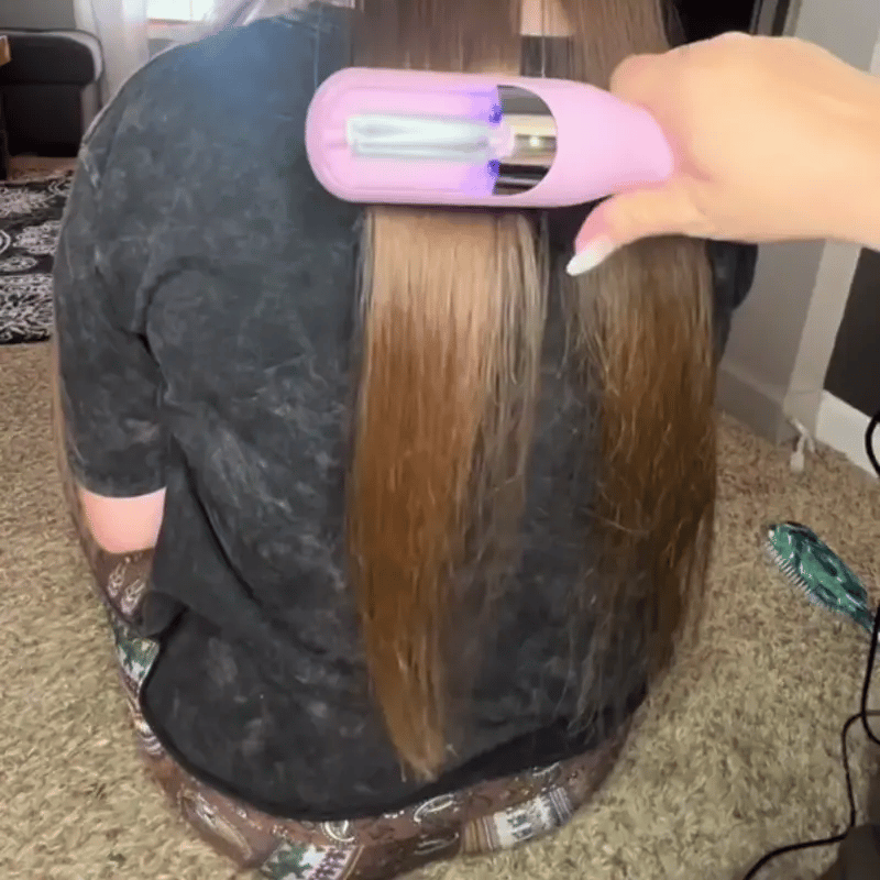 Modern handheld beauty device with indicator lights and a 30-day guarantee badge.