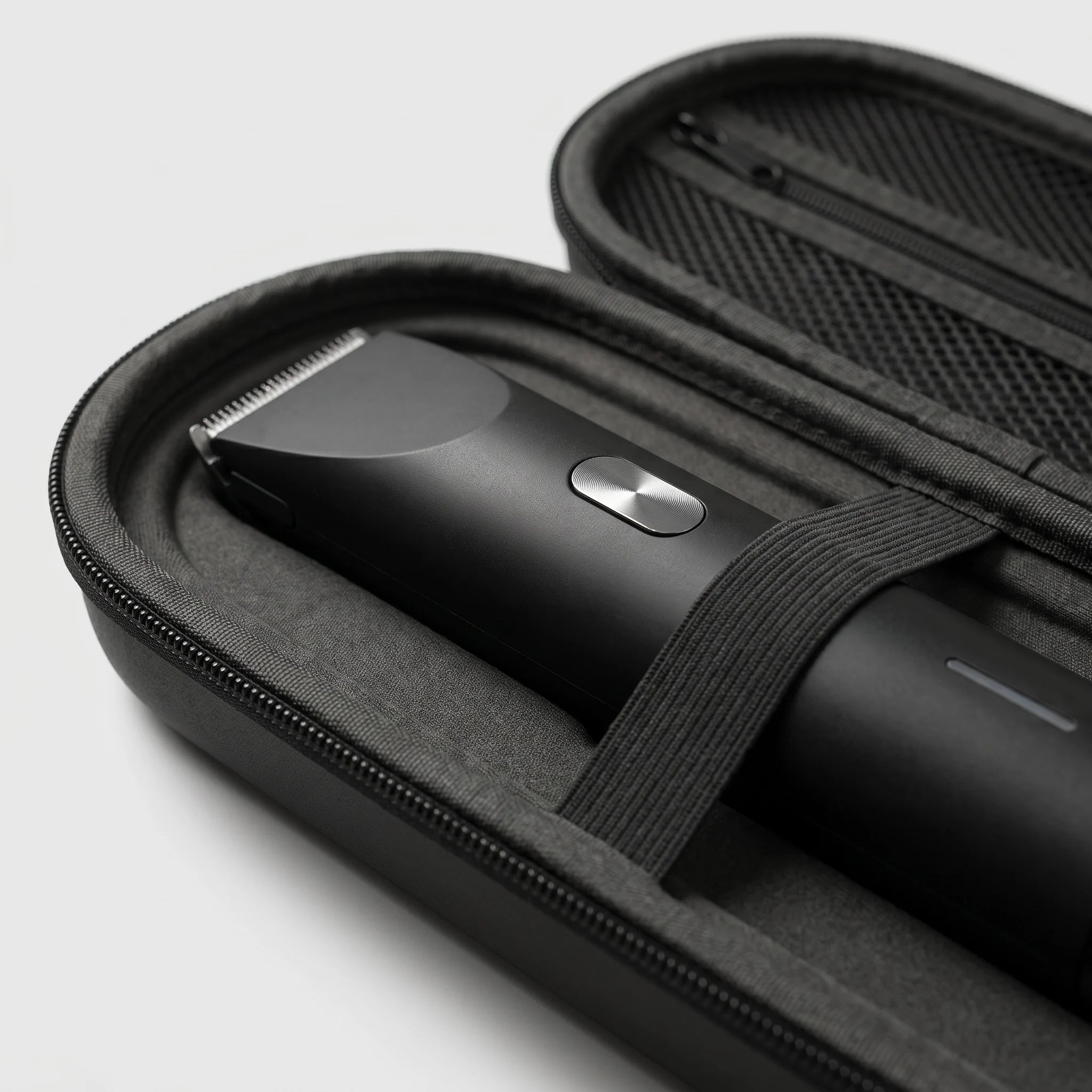 Modern handheld beauty device with indicator lights and a 30-day guarantee badge.